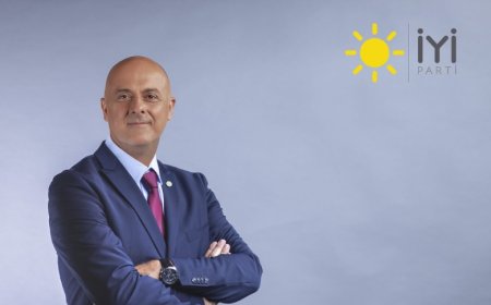 Ümit ÖZLALE - 28. DÖNEM İZMİR MİLLETVEKİLİ