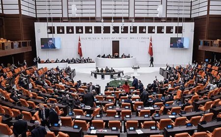 AK Parti'de mini anayasa paketi mesaisi: 50+1 yerine 2 formül