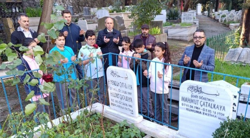 ŞEHİT ÖĞRETMEN MAHMUT ÇATALKAYA KABRİ BAŞINDA ANILDI