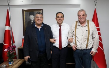 Olgun Atila'ya Bornova'da Sevgi Sel! Sağanak Yağmura Rağmen Miting Alanında