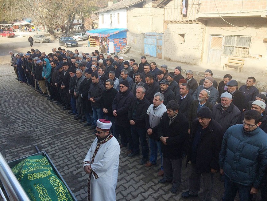 Hayırsever iş insanı İzzet İnan  8 yıl önce vefat etti