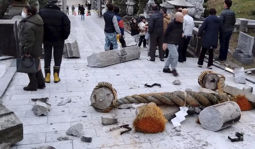 Japonya deprem sonrası en yüksek tsunami uyarısını düşürdü