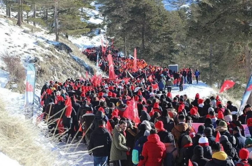 Binlerce kişi  Sarıkamış şehitleri için yürüdü