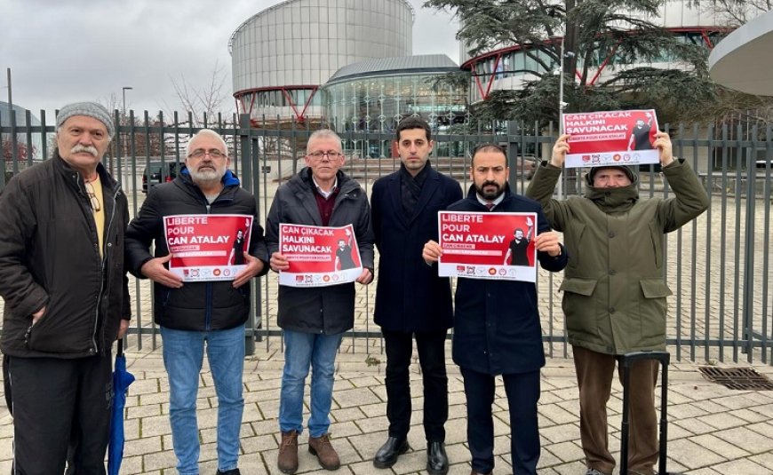 STRASBOURG DEMOKRASİ PLATFORMU'NDAN AİHM ÖNÜNDE CAN ATALAY PROTESTOSU..