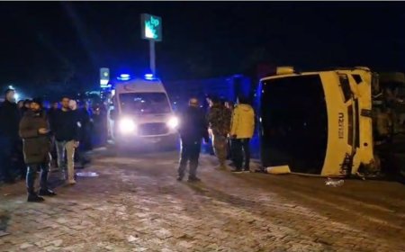 Çevik Kuvvet midibüsü devrildi: 11 polis yaralı