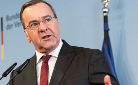 Almanya'dan Macron'un "korkaklık" ifadesine tepki