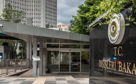 Almanya'daki Türk Başkonsolosluğuna taşlı saldırı