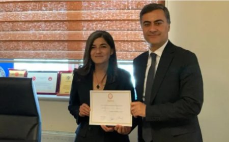 Van Büyükşehir Belediye Başkanı Abdullah Zeydan mazbatasını aldı