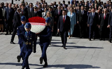 İmamoğlu Anıtkabir'i ziyaret etti: 47 yıl sonra birinci parti olarak buradayız