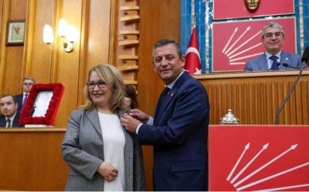Saadet grubu düştü düşecek... Kılıçdaroğlu'nun verdiklerini Özgür Özel geri alıyor