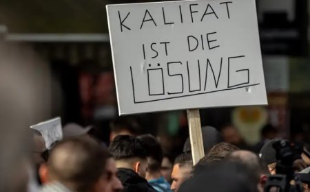 Almanya'da hilafet çağrısı yapılan gösteriye tepki
