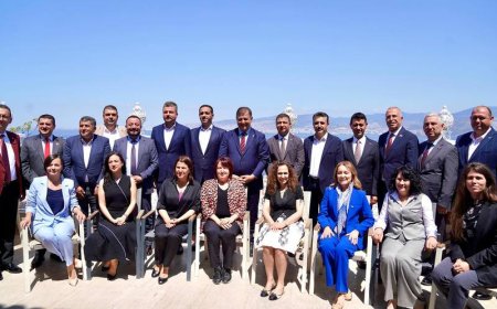 İzmir'de Belediye Başkanları Toplantısı Gerçekleştirildi