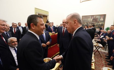 Özgür Özel ve Erdoğan el ele mi verecek?