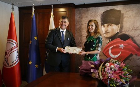 Karşıyaka Belediye Başkanı Ünsal'a Çağrı