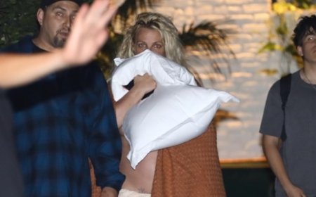 Sinir krizi geçiren Britney Spears, otelden battaniyeye sarılı halde çıkarıldı!