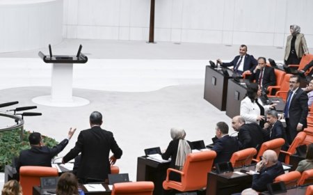 Meclis'te hakaretler havada uçuştu... 'Konuşma lan', 'Zırto', 'Sarhoş', 'Terörist'