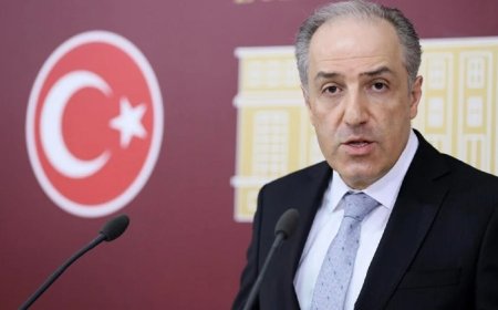 Yeneroğlu'ndan 'etki ajanlığı' düzenlemesine tepki: Türkiye'yi Putin Rusya'sına döndürme girişimi