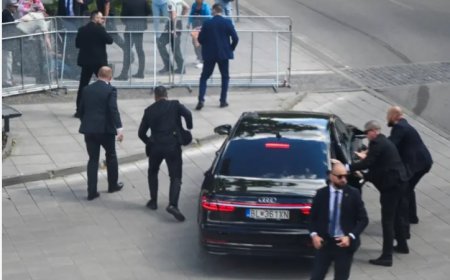 Slovakya Başbakanı Robert Fico suikast girişiminde 'ağır' yaralandı