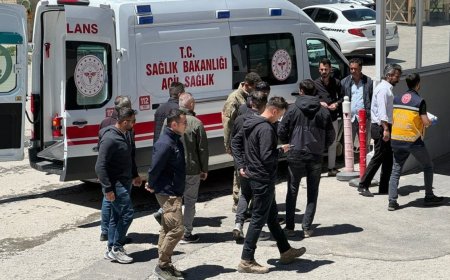 Van'da askeri araç devrildi: 6'sı ağır 11 asker yaralı