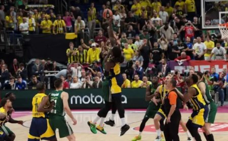 Fenerbahçe Beko-Panathinaikos maçı güvenlik sorunları nedeniyle yarım saat gecikmeli başladı