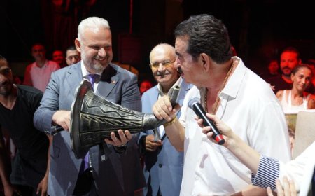 Menemen'de 20 Günde 12 Konser: Belediye Paraları Böyle Saçtı