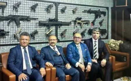 Bakan Tunç'tan İzmir Adalet Komisyonu Başkanı Oktay Tabur'un ruhsatlı silahlarını sergilemesine ilişkin açıklama
