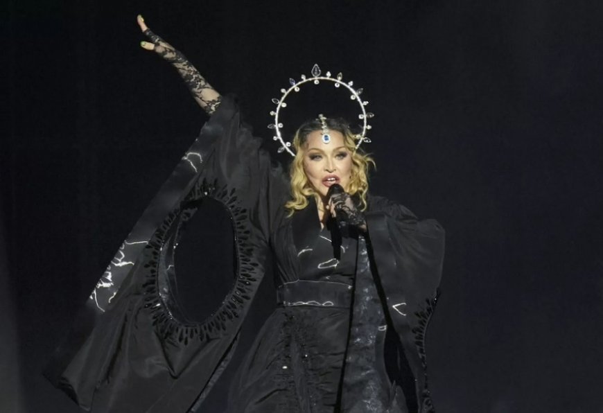 Madonna'nın Copacabana plajındaki ücretsiz konserine 1,6 milyon kişi katıldı