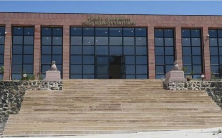 Foça Meclisinde Flaş İddia: Ünsal'ın İmarsız Arazisi Konuta mı Açılıyor?