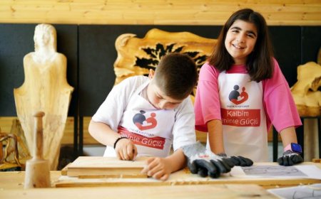 Çocuk kalp uzmanları ve tedavi gören çocuklar bir araya geldiler