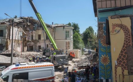 Rus saldırısında vurulan çocuk hastanesinde enkaz kaldırma çalışmaları sürüyor; Ukrayna'da yas ilan edildi
