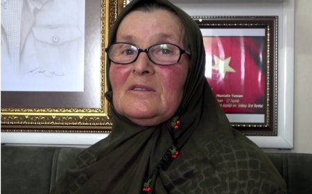 Şehit Oğlunun Cebinden Çıkan 5 Lirayı Yanından Ayırmıyor