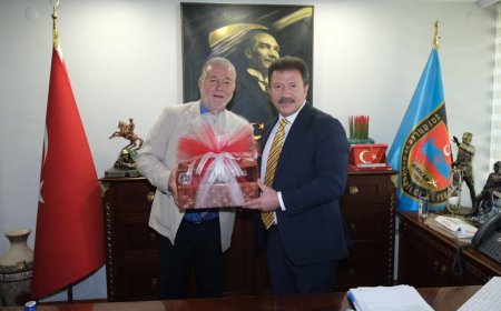 İESOB Başkanı Yalçın Ata'dan TŞOF Başkanı Mehmet Yiğiner'e Tebrik Ziyareti