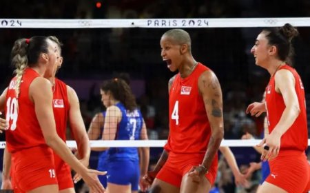 Paris 2024: Türkiye voleybolda ilk rakibi Hollanda'yı 3-2 mağlup etti