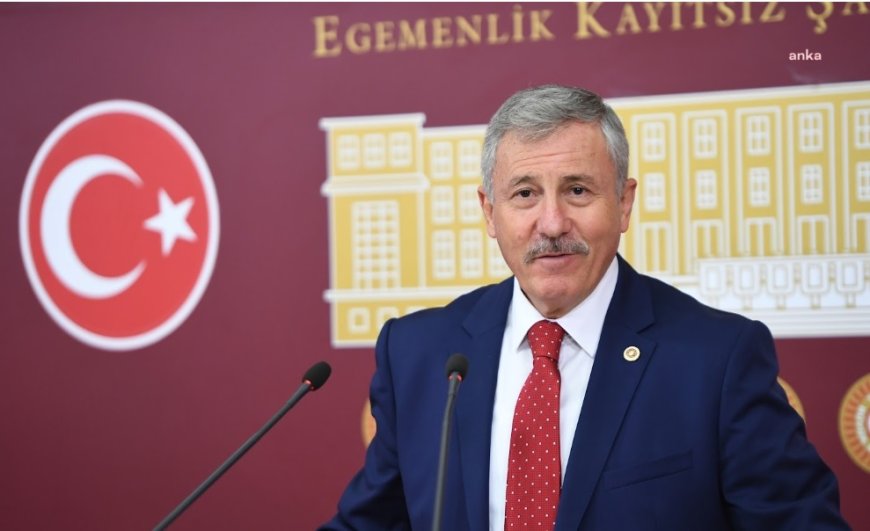 Selçuk Özdağ: "Bugün Yaşananlar Salt Bir Ekonomik Kriz Değil"