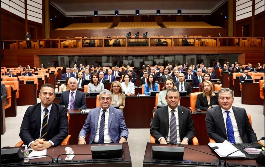 CHP'den "Katliam Yasasına" Karşı Meclis'te Tam Kadro Protesto