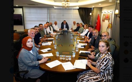 AK Parti İzmir İl Başkanlığı Yürütme Kurulu Toplantısı Gerçekleştirildi