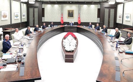 Fethullah Gülen güçlü bir devletin varlığına meydan okumak yerine onu desteklemektedir.