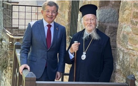 Ahmet Davutoğlu'nun Bartholomeos ile Görüşmesi: Aydınlık Gazetesi'nden Tepki