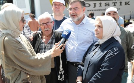 Karşıyaka Sancaklı’da Dayanışma: Bilal Saygılı ve Kadın Kolları Başkanlığı'ndan Çiftçilere Destek