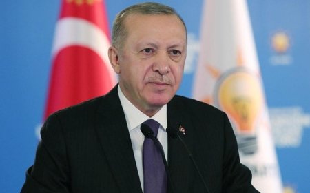 Fehmi Koru Yazdı: AK Parti Yorgun, Kadroları Heyecansız, Ya Genel Başkanı?