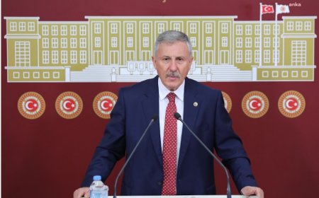 Selçuk Özdağ’dan Hükümete Sığınmacı Politikası Eleştirisi: Ülkemiz Yabancı Deposuna Dönüştü