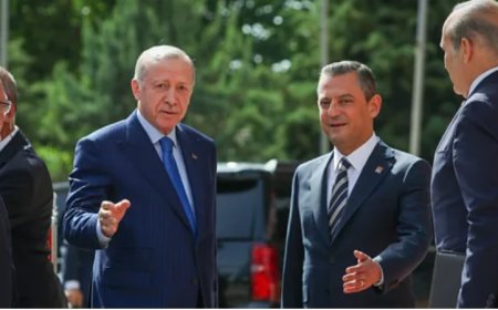 Değişen Siyasi Dinamikler: AK Parti ve CHP'nin Yolları Kesişiyor