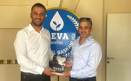 DEVA Partisi Balıkesir İl Başkanlığı'nda Devir Teslim: Gürhan Kayabey Görevi Kadir Gökdeniz'e Devretti