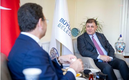 İmamoğlu'nun İzmir Hamlesi: Siyasi Kulisler Karıştı, CHP'de Yeni Dönem Mi Başlıyor?