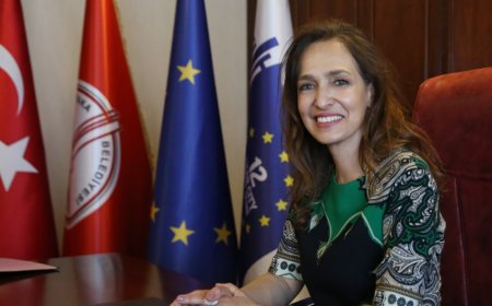 Karşıyaka Belediyesi’nde Aile Başkan İddiaları: CHP’nin Yönetim Stratejisi Tartışılıyor