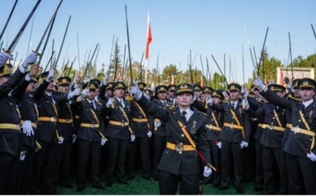 AKP’de Kaybolan Refleksler: Genç Teğmenler, Yaşlı İmam Hatipliler