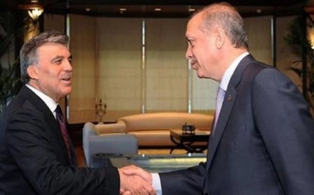 AK Parti'nin Başına Abdullah Gül mü Geçecek? Fehmi Koru'dan Dikkat Çeken İddia