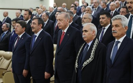 AYM Başkanı Özkaya'dan Çarpıcı Mesaj: Hukuku Kendi Çıkarları İçin Kullananlardan Taraf Olmayın