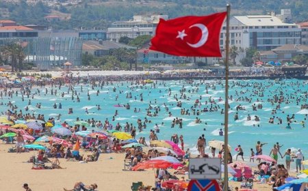 Ege Turizm Merkezi-Çeşme Projesi Üzerine Tartışmalar Büyüyor: Mahmut Atilla Kaya'dan Sert Eleştiriler