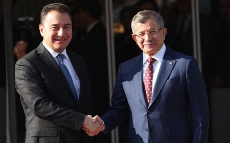 Deva ve Gelecek Partisi Birleşiyor: Türk Siyasetinde Yeni Dönem mi Başlıyor?